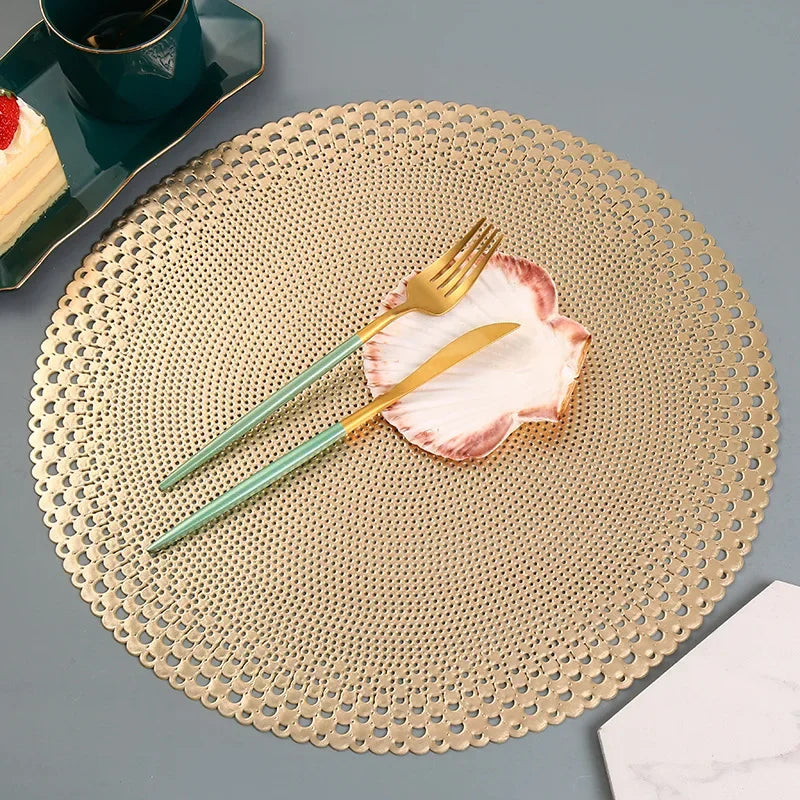 Round PVC Leaf Placemat – Heat-Resistant Hollow Weave Dining Table Mat
