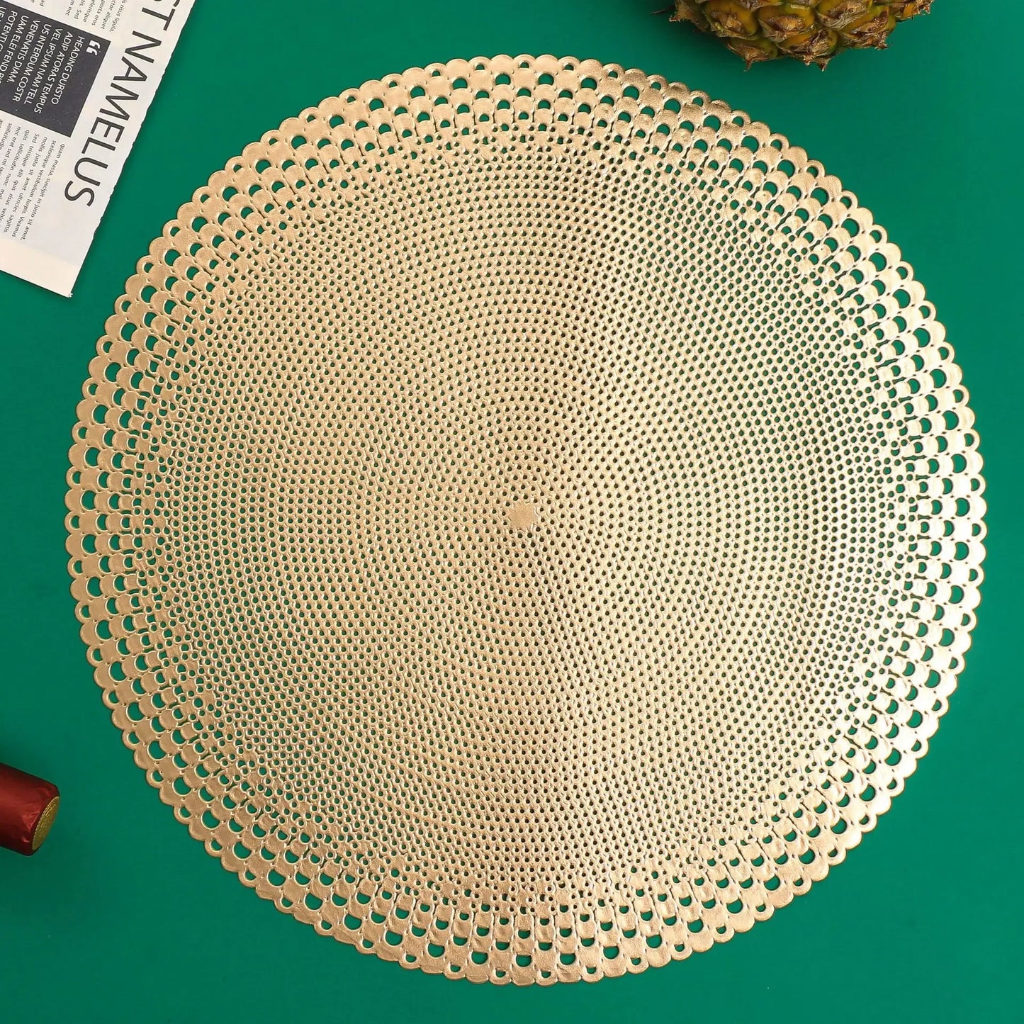 Round PVC Leaf Placemat – Heat-Resistant Hollow Weave Dining Table Mat